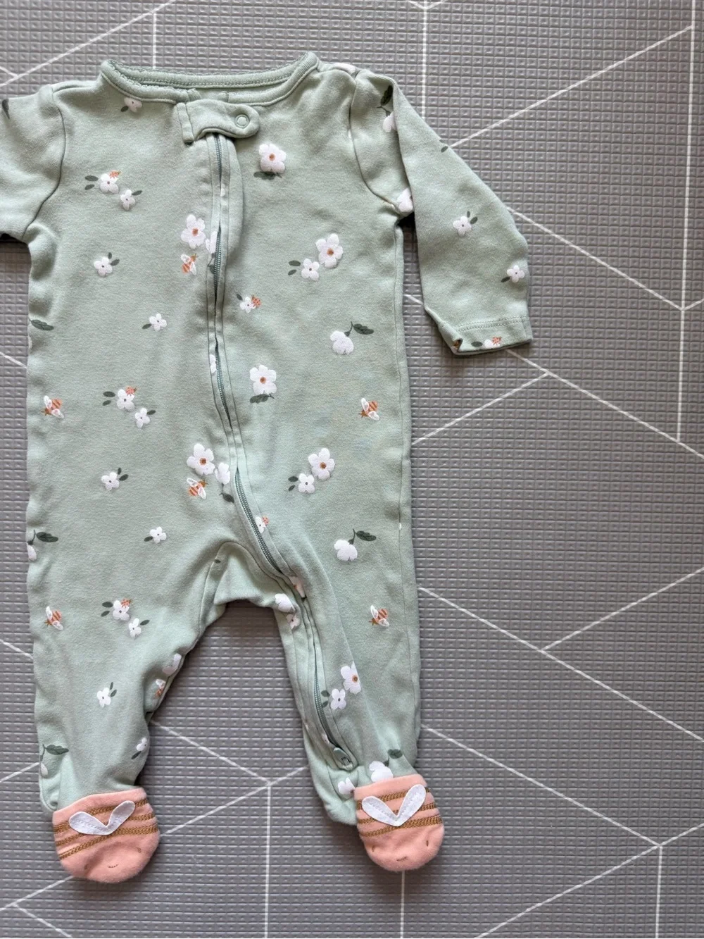 Carters|Baby girl Sage green ditsy Floral One-Piece Footed Sleeper,cotton•••6M